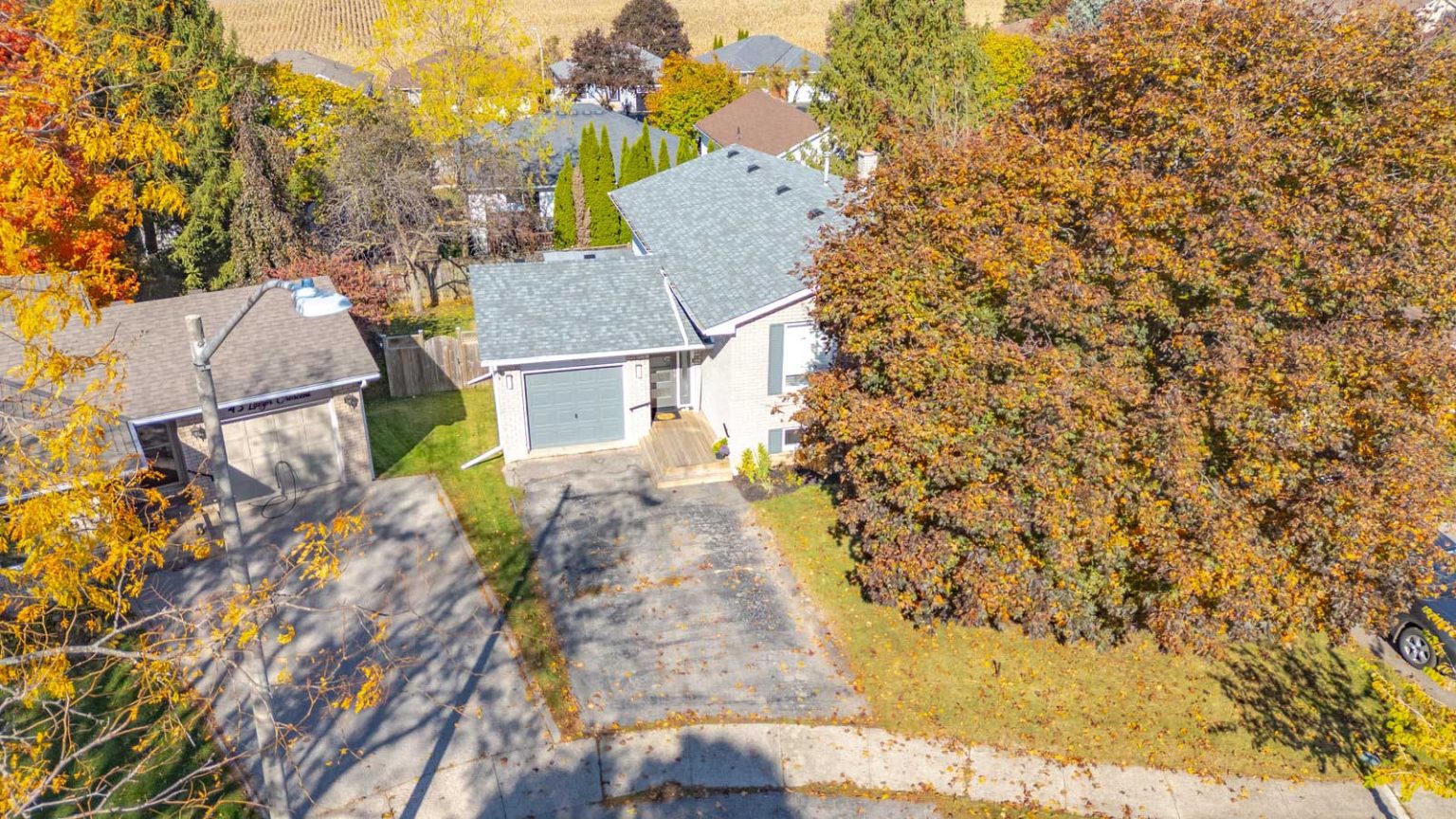 45 Latzer Crescent, Brantford - Presented by Cheryl Vansickle Real Estate