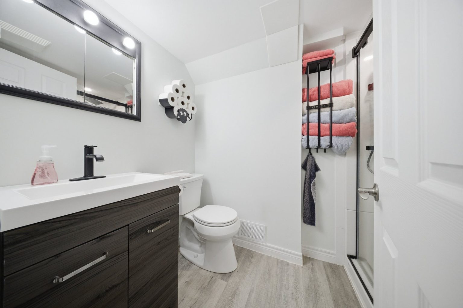 19 Hiram Road, Paris - Presented by Cheryl Vansickle Real Estate