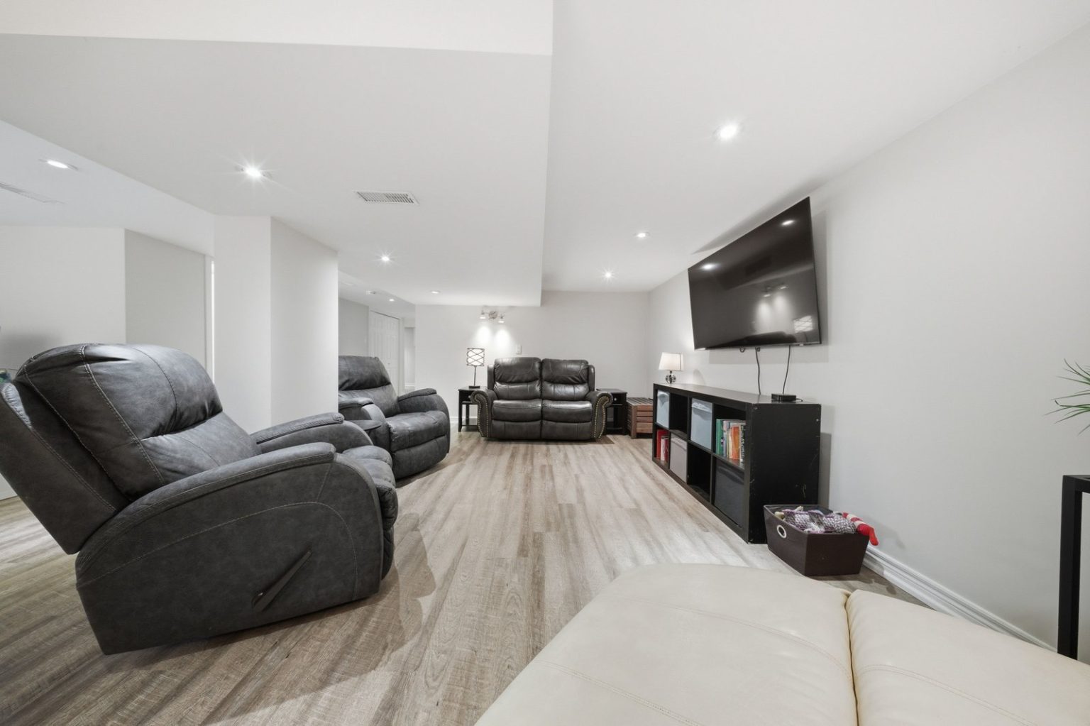 19 Hiram Road, Paris - Presented by Cheryl Vansickle Real Estate